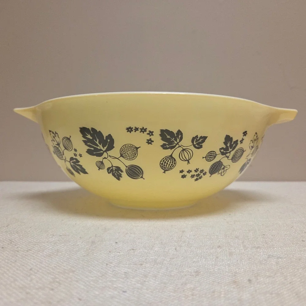 Vintage Pyrex Gooseberry Cinderella Mixing Bowl 441 Yellow Black
